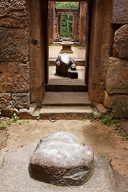 27-Prasat Ta Muen Thom-027